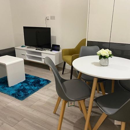 Marie'S Serviced Apartments- 2 Bedroom City Stay Бедфорд Экстерьер фото