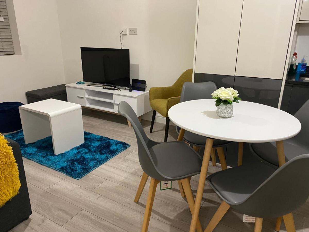 Marie'S Serviced Apartments- 2 Bedroom City Stay Бедфорд Экстерьер фото